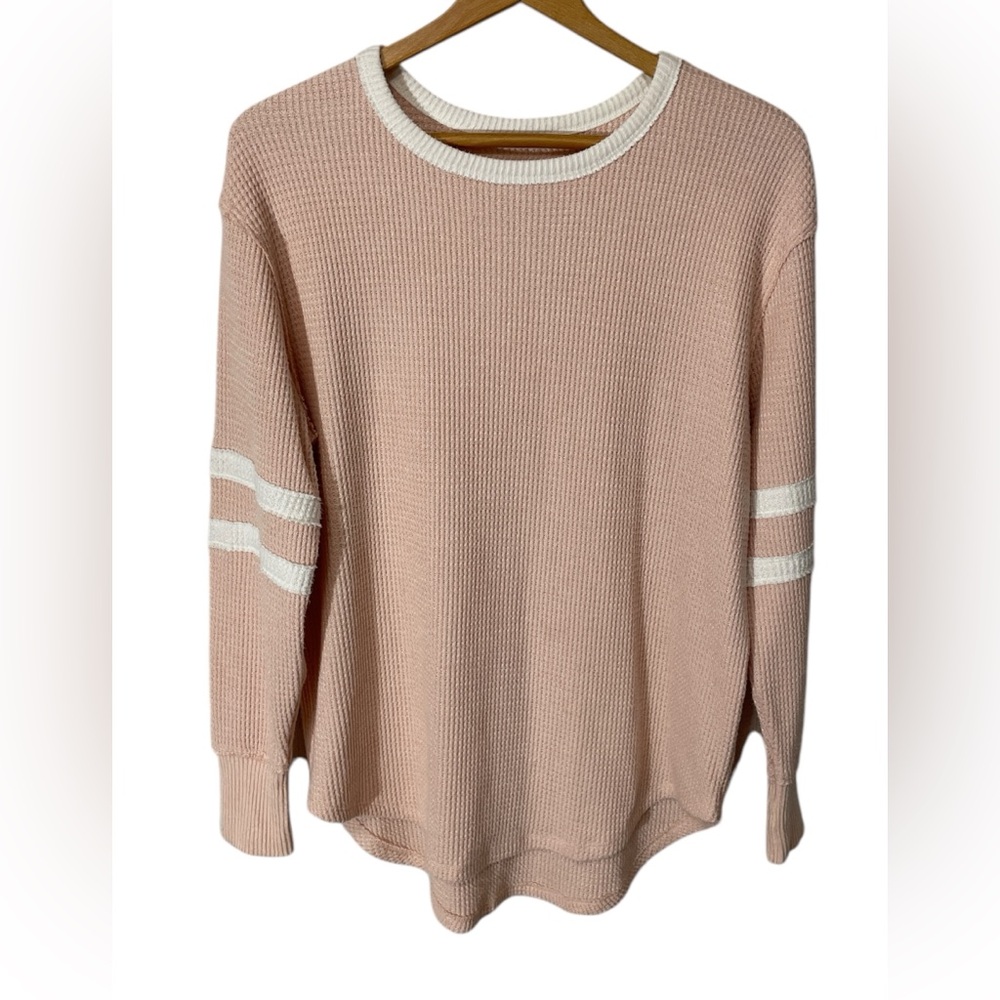 A2- women’s SO size medium thermal oversized shirt